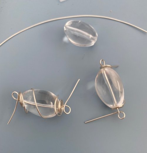 Lori Cranson's Fire and Ice Long Necklace - , Contemporary Wire Jewelry, Coiling, Coiling Wire, Wire Coiling, Cut wire 4-6 times the length of your stone or bead